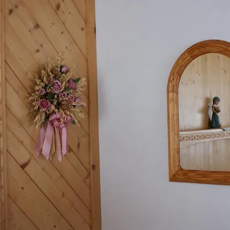Gasthof Haus Bergfrieden Bach (Tyrol)