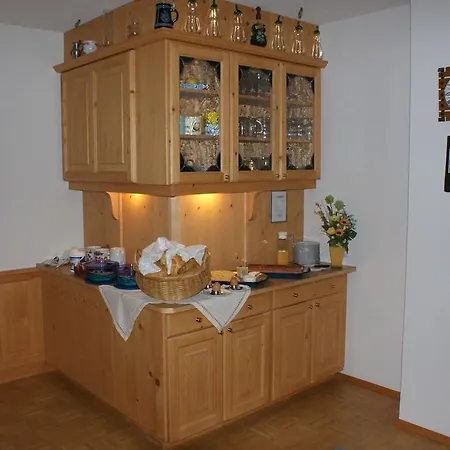 Gasthof Haus Bergfrieden Bach (Tyrol)