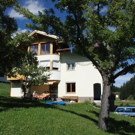 Gasthof Haus Bergfrieden Bach (Tyrol)