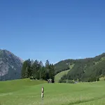 Hotel Haus Bergfrieden Bach (Tyrol)
