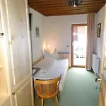 Hotel Haus Bergfrieden Bach (Tyrol)