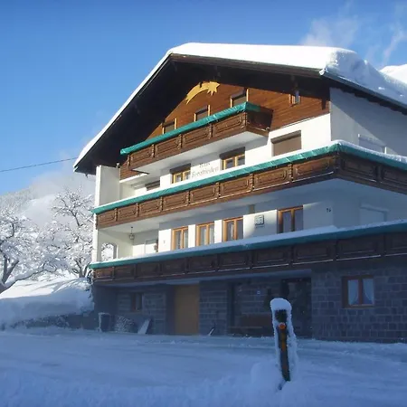 Hotel Haus Bergfrieden Bach (Tyrol)