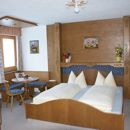 Haus Bergfrieden 3* Bach (Tyrol)